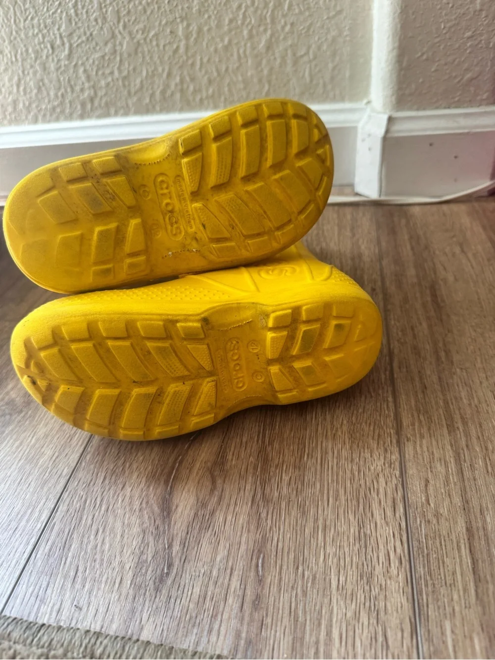 CROCS Kids Yellow Rain Boots, Pink classic Clog, Set of old Navy Jelly’s. USED